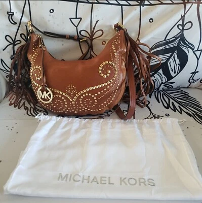 Michael Kors Rhea с заклепками маленький мешковатая наплечная сумка - Изображение 1 из 4