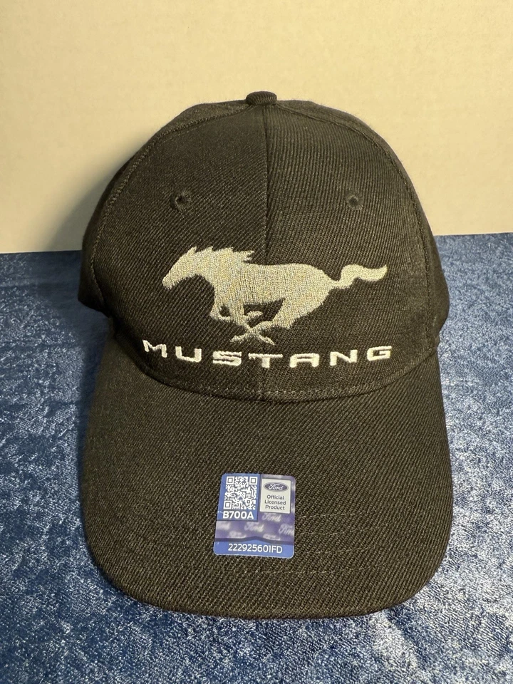 Sombrero negro Ford Mustang. Producto con licencia oficial.  Foto 1 de 4