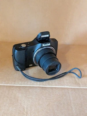 Kodak PIXPRO FZ152 Digital Camera -16MP 15x Zoom- w/ Battery & SD Card WORKS - Image 1 of 4