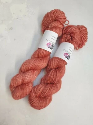 Handgefärbte SW Merino Wolle, Aran Gewicht, 100g, BEGONIA - Bild 1 von 4