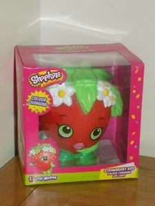 Luz LED cambiante de color Shopkins fresa beso - NUEVA - Imagen 1 de 1