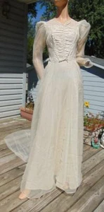 SIMPLE ELEGANT 1940S IVORY PUFF SLEEVE WEDDING GOWN LONG TRAIN 25W - Picture 1 of 12