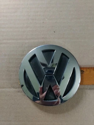  Оригинальный хромированный значок с эмблемой задней двери Volkswagen Routan  - Изображение 1 из 4