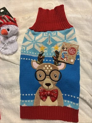 3 piezas artículos para perros de Navidad 2 suéteres medianos y 1 muñeco de nieve perro juguete por favor ver tablas de tallas Foto 1 de 4