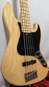 FENDER USA AMERICAN PRO JAZZ BASS V Used 2017 Ash body Maple neck w/Hard case - Picture 1 of 12