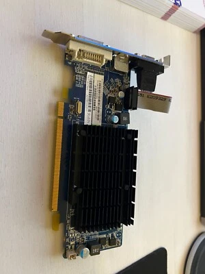 SAPPHIRE Radeon HD5450 512MB DDR3 Scheda Grafica (11166-08-20R) - Immagine 1 di 3