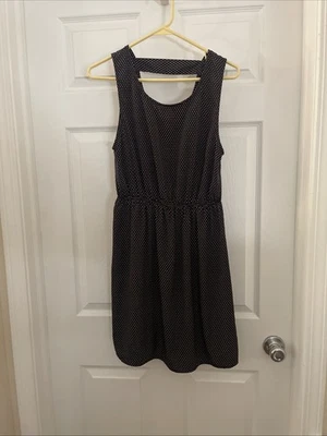 Vestido Everly para mujer grande negro sin mangas con puntos marrones hasta la rodilla Foto 1 de 3