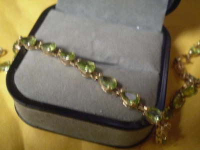 10K Yellow Gold Ladies 18 Peridot Link Bracelet      4.5 grams     Missing 4 - Image 1 of 3