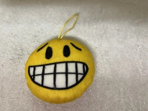 Emoji lächelnd mit Zähnen McDonalds Happy Meal Spielzeug 2017 Emoji Film 4 Zoll - Bild 1 von 4