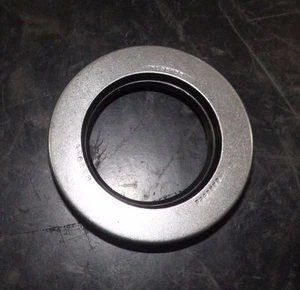 Garlock Klozure Oil Seal 1.75" x 2.783" x .5" 21158-0921 - Picture 1 of 7