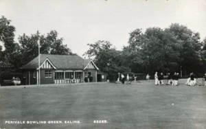 REAL PHOTO POSTCARD OF PERIVALE BOWLING GREEN, EALING, MIDDLESEX, HARVEY BARTON - Picture 1 of 2