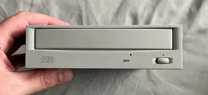 LG CD-ROM Drive Model CRD-8483B Beige Bezel - Afbeelding 1 van 4