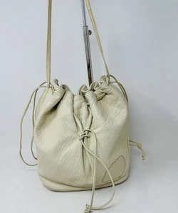 CARLOS FALCHI Borsa a tracolla secchiello con coulisse pelle bianco sporco 10"t x 12"w - Foto 1 di 10
