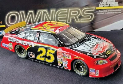 Chevrolet 1:24 TeamCaliber 2003 firmado por Joe Nemechek #25 Delphi/UAW diecast Foto 1 de 4