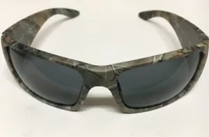 REALTREE XTRA "BRAND NEW" FOSTER GRANT SUNGLASSES SMOKE LENSES - Picture 1 of 3