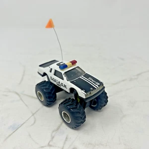 Zee Toys Intex Grippers Roughnecks S.Q.U.A.S.H Unidad Monster Truck Policía Coche de Juguete - Imagen 1 de 10