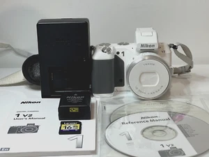 Nikon 1 V2 Digital Camera with Nikkor 10-30mm VR PD Zoom lens - Mint - 8K S/Cnt. - Picture 1 of 12