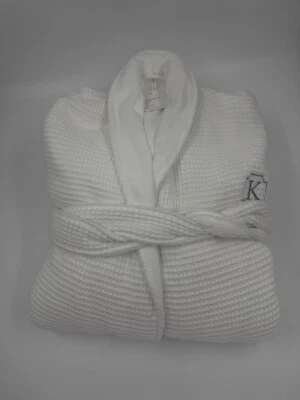 Bata Pottery Barn Waffle Weave Resort acogedora suave, mediana, mono “K” nueva con etiquetas Foto 1 de 4