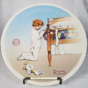 "A Christmas Prayer" Norman Rockwell Christmas 1990 Plate With COA and Booklet - Picture 1 of 4
