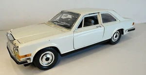 Burago Rolls Royce Camargue White - 1/22 Scale - Used/Loose - Picture 1 of 9