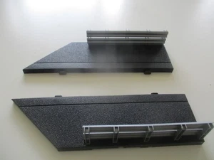 1 paio di Scalextric Sport oltre i bordi L10872 e L10873 + barriere L8685 - Foto 1 di 8