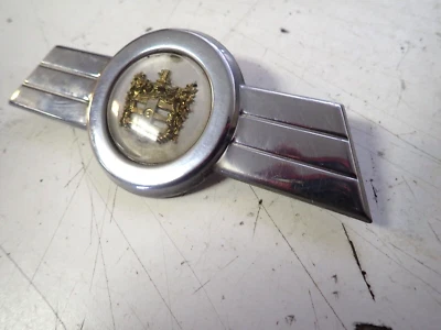 1954 Dodge Royal Roof Pillar emblema fabricante de equipamento original Mopar - Imagem 1 de 3