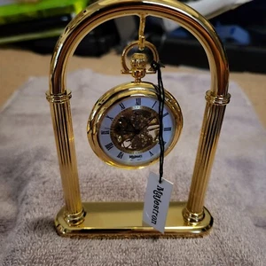 MAJESTI MECHANICAL WIND GOLD FINISH DESK/POCKET WATCH WITH STAND AND CHAIN NIB - Picture 1 of 11