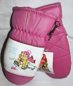 New Care Bear Vintage 1985 Mitten Gloves Making Tracks For Fun Youth Age 3 - 7 - Picture 1 of 5