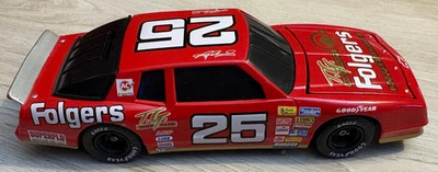 Nascar #25 Folgers Tim Richmond Die Cast Bank 1:24 scale Great cond, key, no box - Image 1 of 4