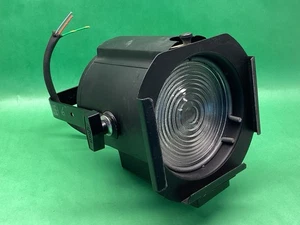 Altman 65Q Stage Studio Theater Light 6" Adjustable Fresnel Lamp w Gel Holder - Picture 1 of 5