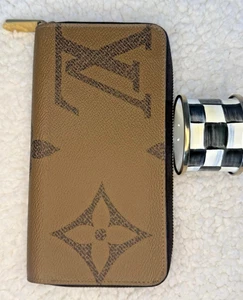 Louis Vuitton Reverse Monogram Giant Zippy Geldbörse LU4250 - Bild 1 von 18