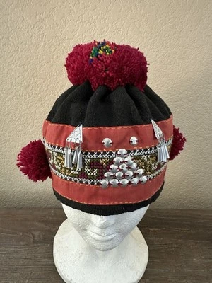 GORRA BORDADA TRADICIONAL HMONG Hill Tribe de colección pompones adulto Foto 1 de 4