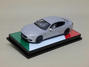 MASERATI QUATTROPORTE GTS 2013 CON BASETTA UNiCO 1/43 (NO BBR LOOKSMART WHiTEBOX - Foto 1 di 3