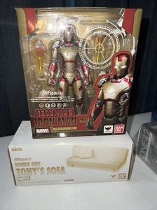 BANDAI S.H.Figuarts IronMan 3 IronMan MK-42 with Sofa - Picture 1 of 16