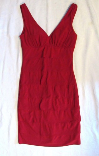 Abito da festa B Darlin rosso scuro scollo a V aderente lusinghiero comodo San Valentino taglia 2