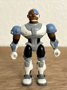 TEEN TITANS GO CYBORG 3” FIGURA DE ACCIÓN JUGUETE PVC (USADO) - Imagen 1 de 12