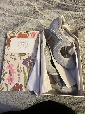 Nuevo The Perfect Bridal Company Zapatos de Novia Boda Baile de graduación Gris Blanco Talla 41 UK 7 Foto 1 de 4