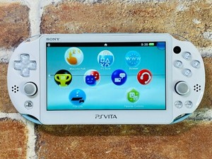 PS Vita Light Blue / White PCH-2000 ZA14 Wi-Fi SONY PlayStation Japan Fast D