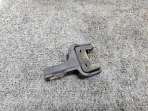 DODGE CHARGER SXT 3.6L 05-23 OEM ENGINE RADIATOR MOUNTING BRACKET ISOLAT MOUNT - Imagen 1 de 3