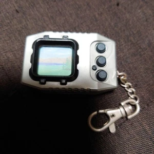 Digimon Pendulum ZERO VIRUS BUSTERS Silber 1998 Anime Digital Monster - Bild 1 von 2