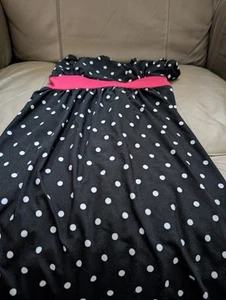 Stylish Black Polka Dot Dress with Pink Waistband Girls Size 7 - Picture 1 of 2
