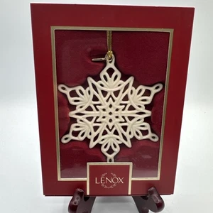 Lenox Annual 2024 Fantasies Schneeflocke Ornament Schnee Weihnachten Urlaub 895772 Neu im Karton - Bild 1 von 4