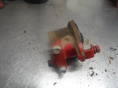 IH FARMALL  A,B,H,M,300-450 DISTRIBUTOR END HOUSING   (1487) - Image 1 of 3