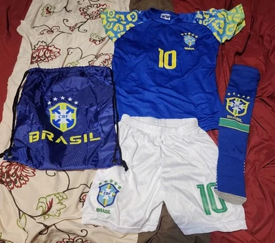 4 件装 Cbf Brasil Jersy 带 Neymar Jr #10 短裤、袜子和抽绳包 — 第 1/2 张图片