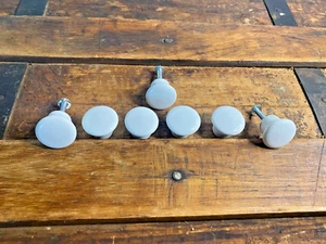 7 VINTAGE APOTHEKER PORZELLAN/KERAMIK KNÖPFE, 1 ZOLL BREIT - Bild 1 von 3