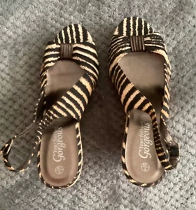 NEW LOOK -Animal Print Wedges / Cork Wedge - 4.25 Inch Heel Size 6 BNWT -RRP £25 - Picture 1 of 11