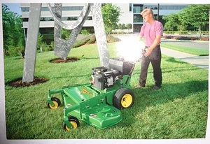 *John Deere Dealers 54" Commercial Walk-Behind Mower Postcard New Old Stock!1997 - Imagen 1 de 3
