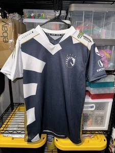 Maglia Ufficiale Team Liquid League Of Legends Uomo S - 2020/21 - Navy/Bianco - Foto 1 di 11