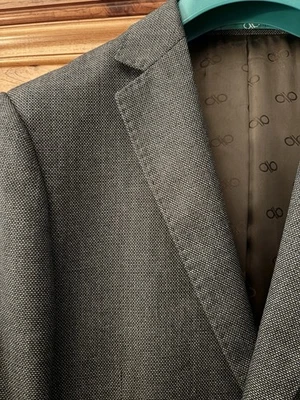 Bianca Brioni Sport Coat - 38 Reg. Classic Look, High Quality, Versatile Color - Image 1 of 4