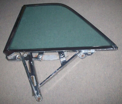 1962 - 1964 Chevrolet Impala 2 Door Hardtop Left Quarter Glass Assembly 5711881 - Image 1 of 4